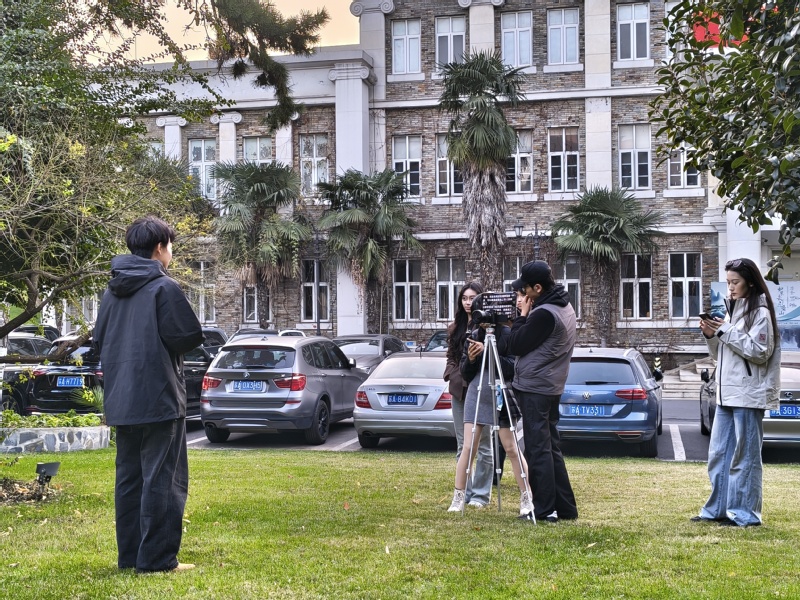 赋能师生成长 服务社会美育 社...